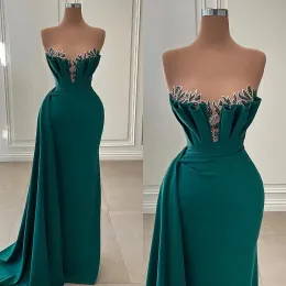 Jägergrünes Meerjungfrau-Abendkleid, elegantes, trägerloses Illusions-Abschlussballkleid, Perlenapplikationen, Satinkleider für besondere Anlässe, Sweep-Zug, Robe De Soiree