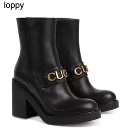 Novas 24ss Carta fivela de salto alto Ankle Boots Full Grain Couro dedo do pé redondo lado zíper bloco de salto Marca de moda Mulheres sapatos ao ar livre botas de grife de luxo