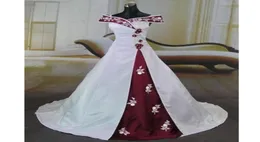 2020 Neues atemberaubendes weißes und burgunderfarbenes Hochzeitskleid im Vintage-Stil, handgefertigte Applikationen, schulterfrei, Satin, A-Linie, Brautkleider, Vestido de No3076085