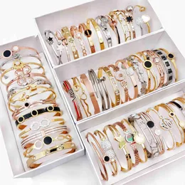 Braccialetto 5/10 pz/lotto Moda Lusso 316L Fascino Bracciale in acciaio inossidabile Signore Ragazze Moda Cuore di cristallo Braccialetto aperto Gioielli Regali 240319