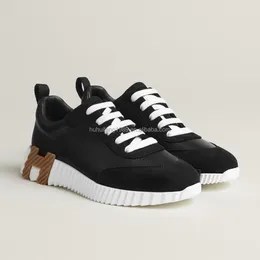 Läder casual sneakers 2024 Nya kvinnor lyxig designer platt plattform snörning tennisskor andas blandade färg retro trainiers