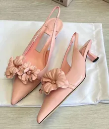 Elegante marca amita flores sandálias sapatos mulheres nappa couro estilingue volta bombas festa de casamento senhora apontou toe salto alto luxo andando EU35-42