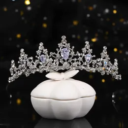 Tiaras Bridal Hair Ornament Crystal srebrny opaska na głowę Women Women Fashion Rhinestone Wedding Heakddress Clear Crown Y240319