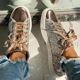 Sıradan Ayakkabı 2024 Sneakers Bling Lüks Ayakkabı Glitter Kadın Nefes Alabası Dantel Yukarı Açık Hava Spor Kadınları Vulkanize Zapatos de Mujer