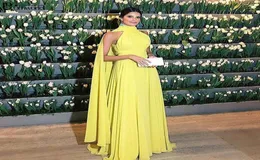 Dubai Formal Dress Kobiety Elegancki szyfonowy Ruched High Neck Cape Yellow Evening Vestido Longo Festa4046053