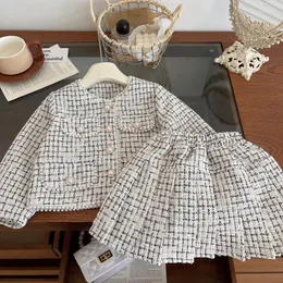 Set di abbigliamento Ragazze Principessa Vestiti Abiti Primavera Cappotto a maniche lunghe Gonna Bambini Set a due pezzi Abiti formali coreani Festa per bambini 2-7 anni