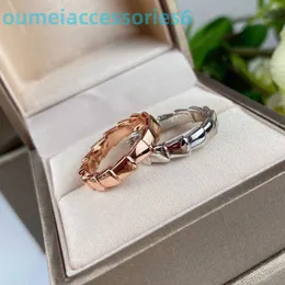 2024 Jewelry Designer Brand Band Rings Bone 925 Sterling Silver Plated 18k Gold Smooth Free Plain Snake Ring for Men and Women