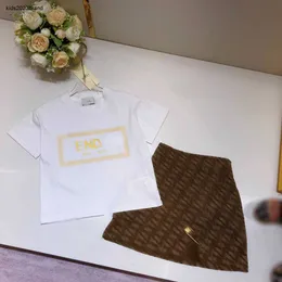 Nuovo vestito da principessa vestiti per bambini tute firmate per bambini Taglia 110-160 CM maglietta per ragazze e lettere stampate su tutta la gonna marrone 24Mar