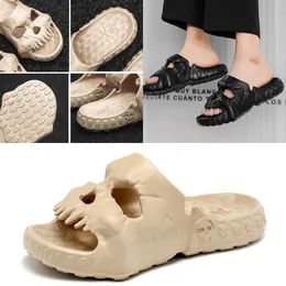 2024 Populära positiva Eva-skor Skull Fötter Tjock Sole Sandals Summer Black Beach Men's Breattable Slippers Gai 40-45