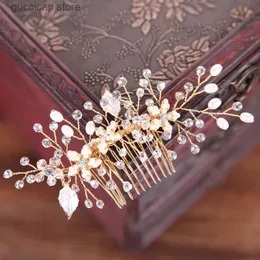 Tiaras Trendy Gold Pearl Pearl Bridal Hair Comb Tiara Bridal Headpiece Wedding Hair Akcesoria do Ozdoby na włosy panny młodej Kobiety biżuteria do włosów Y240320