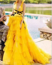 Chic Yellow Ruffles Tiered Tulle aftonklänningar 2020 LUSH Gonna Prom Gowns Plus Size Sopa Up Back Party Dress Robe de Soiree3313155