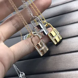 Lyxiga smycken hemes halsband hög version diamantbockad lås halsband svin näsa emaljväska full diamantlås kedja kvinnlig