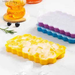 Ice Cream Tools 37Grid Honeycomb Shape Silicone Ice Making Mold DIY Ice Maker Ice Cube Tray Mold Food Grade Tray Ice Storage Box Kitchen Gadgets L240319