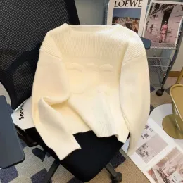 Mody swobodny retro luźne leniwe okrągły sweter w swetrze damski 2024 Spring Sense Sense krótki mały sweter pullover