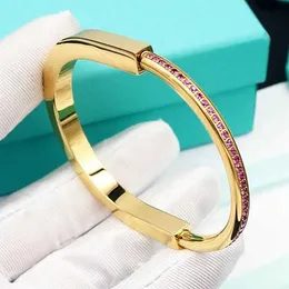 AA Designer Charm Bangle Armband Tifant Love Lock Armband Half Diamond Pink Split Color Plating True Gold Thick Gold Classic Par Style Foldbar Armband Z1KB