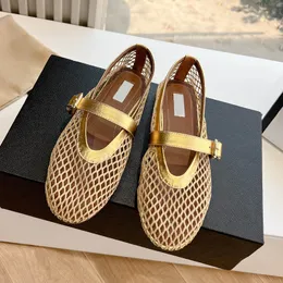 New Runway T-Show Flat Ballet Shoe Shoes Women Gules Sandals Boat Big Metal Flastic Slick Decor Mesh Mesh Highine Leather Slippers Hollow Out Flats Comfort 2024