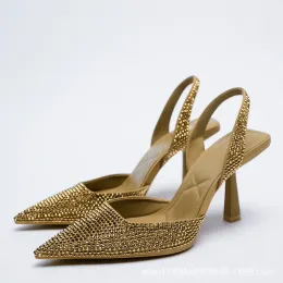 Sandálias Gold Women Heels Sandálias 2023 Cristal de verão Ponto de ponta feminina STILETTO AFRICANO PARTE SHINE SLHEP