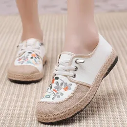 Casual Schuhe Frauen Bestickt Ethnischen Stil Floral Runde Kappe Leichte Faulenzer Bequeme Wohnungen Zapatos Para Mujer