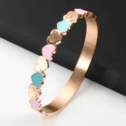 Pulseira de designer estilo clássico moda simples qualidade 18k pulseira feminina banhada a ouro adequada para presentes de reunião social noivado muito bonito Natal