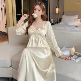 Женская одежда для сна, женская сексуальная ночная рубашка из ледяного шелка, 2024, высококачественная ночная рубашка во французском стиле с v-образным вырезом, женская весенне-осенняя домашняя одежда с длинными рукавами