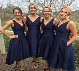 2019 Cheaper High Low Short Bridesmaid Dresses with Pockets Navy Blue VNeck Pleats Maid Of Honor Gowns Custom Made9342418