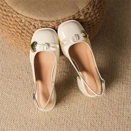 Nowy letni sandałka skóra Mary Jane Women Buty Trendy Sandals Sandles Obcasy na wysokim obcasie Flip Flip Flop 240228