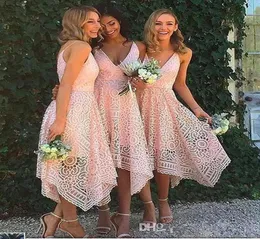 Abiti da festa asimmetrici alti e bassi Boho rosa Prom Abiti da damigella d'onore corti blu scuro con scollo a V Abiti da cerimonia nuziale in pizzo bohémien P4370127