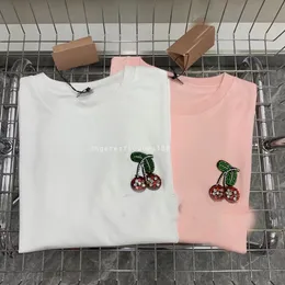 Kvinnors t-shirt miu hem körsbär nagelpärlor bokstav kort ärm t-shirt kvinnor 2024 vår sommar ny liten färsk åldrande fast färg crewneck topp