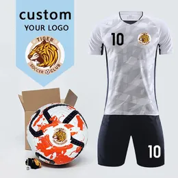 Team Custom Soccer Ball Football Uniform Set Drucknummer Name für Erwachsene Kinder Match Training Jersey 240313