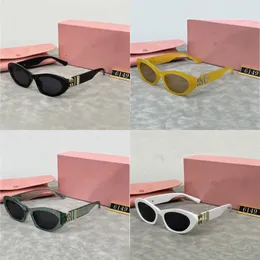 人気のサングラスの男性Mui Mui Party UV 400 Polarized Womens Designer Sunglasses Cat Eye High Quality unette de soleil eglasses White HJ090 H4