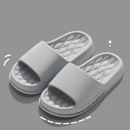 Talltor Nya modemän sommar 2024 utomhusstrand toffel Soft slitaresistent trendiga Eva glider hem komfort flip flops018kis H2403227kiy H240322