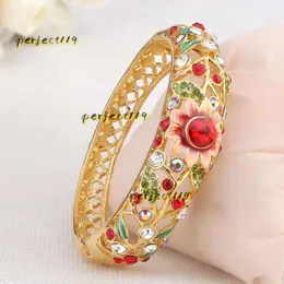 Bracciale Bangle Out Moda femminile Ampia edizione Han Gioielli Merci di qualità Produttore di braccialetti Lotto misto di restauro di metodi antichi Bracciale Gioielli Regalo 2024