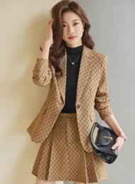 デザイナーのブレザー女性スーツスカートセットスリムフィットのキャリアスーツの女性服