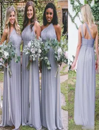 2018 Neues schlichtes Chiffon-Brautjungfernkleid mit ein-Schulter-Falten, langes A-Linie-Kleid für Hochzeitsgäste, günstiges Plus-Size-Landhausmädchen von Hon9472821
