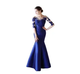 반 슬리브 새틴 인어 이브닝 드레스 레이스 아플리케 2019 Sheer Neck Long Evening Gowns Button Back Royal B6889270