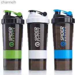 Bottiglie d'acqua Bottiglia di shaker sportivo a 3 strati Tazza di shaker proteico Contenitore di proteine in polvere per sport Bottiglie d'acqua Shaker Fitness Tazza di frappè 550ML yq240320