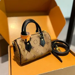 24SS Women nano poduszka powinna torby przekątna torba crossbody dla kobiet luksusowy projektant mini torebka uchwyt karty na zewnątrz portfela podróżna torebka 16 cm 16 cm