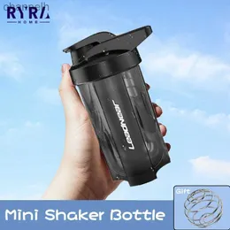 Garrafas de água 500ml garrafa shaker de proteína com bola batedor bpa livre esporte garrafa de água à prova de vazamento copo de mistura para ginásio fitness treinamento drinkware yq240320