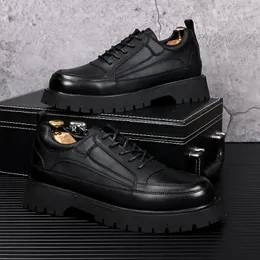 Casual Shoes Mens Fashion Party Banket Dress Platform Black Trend Lace-Up Oxfords Shoe Breattable äkta läder sneakers Skodor