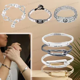 UNOde50 Braccialetti di design con ciondoli in cristallo grigio per donna Catena cubana Coppia braccialetti Bracciale da uomo multistrato Bracciale in pelle personalizzato Regalo di gioielli di lusso