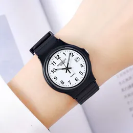 Piccolo orologio nero casual da donna di marca impermeabile, orologio da calendario creativo trendy e minimalista di Qiao Mei