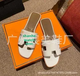 Pantofole firmate Pantofole da donna per l'estate 2024 nuova versione coreana alla moda versatili sandali in pelle da spiaggia con fondo piatto 1 2XFZ