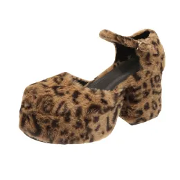 Pumpar 2022 Kvinnors pumpar Autumn New fashionabla kvinnliga skor Sweet Leopard High Heels Leopard Paltform Shoes Gothic Women Plush Rom