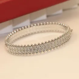 Personalized trend Full Diamond Bracelet Luxurious Exquisite wWomens Rivet Design Light Luxury High-end Feeling Brand Jewelry