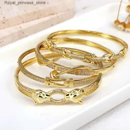 Urok Bracelets 3 sztuki nowo przybyły luksusowa bransoletka do stawiania w stos odpowiednich na damski ślub Cubic Cyrronia Crystal CZ Dubai Plan Gold-Plate Prezent Q240321