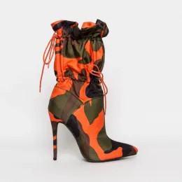 BOTAS 2024 Saltos altos de primavera pontual ponta de calça média para mulheres de moda de moda impressão estiletto de estiletto up sapatos femininos botas mujer