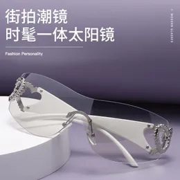 Nowe jednoczęściowe modne szorstkie okulary przeciwsłoneczne w kształcie serc Testagramy Instagram z Europy i Ameryki modne okulary przeciwsłoneczne globalne style