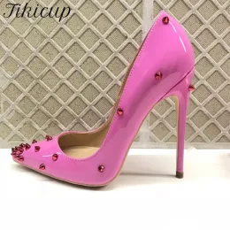 Насосы Tikicup Женщины патентные розовые острые туфли на высоких пятнах с шипами Сексуальные дамы заклепки для вечеринок на насосах большого размера 43 44 45