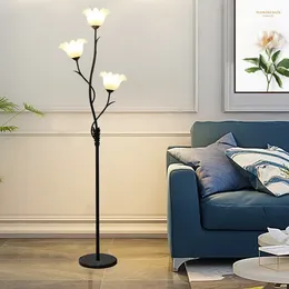 Lampy stołowe w stylu kremowym sofa salonu obok francuskiego wysokiej sypialni sypialnia nocna lampa pionowa lampa pionowa