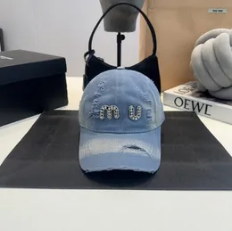 2024 QC MIUN MIUN BALL CAPS MIU 야구 모자 데님 자수 자수 편지 유방 디자이너 비니 모자 MIUS MIUS 모자 소프트 탑 선 스크린 모자